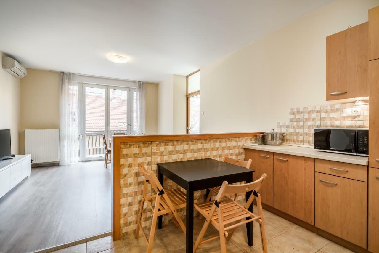 Bpr Vivid Downtown Vibe With Balcony Apartment Budapest Exterior photo
