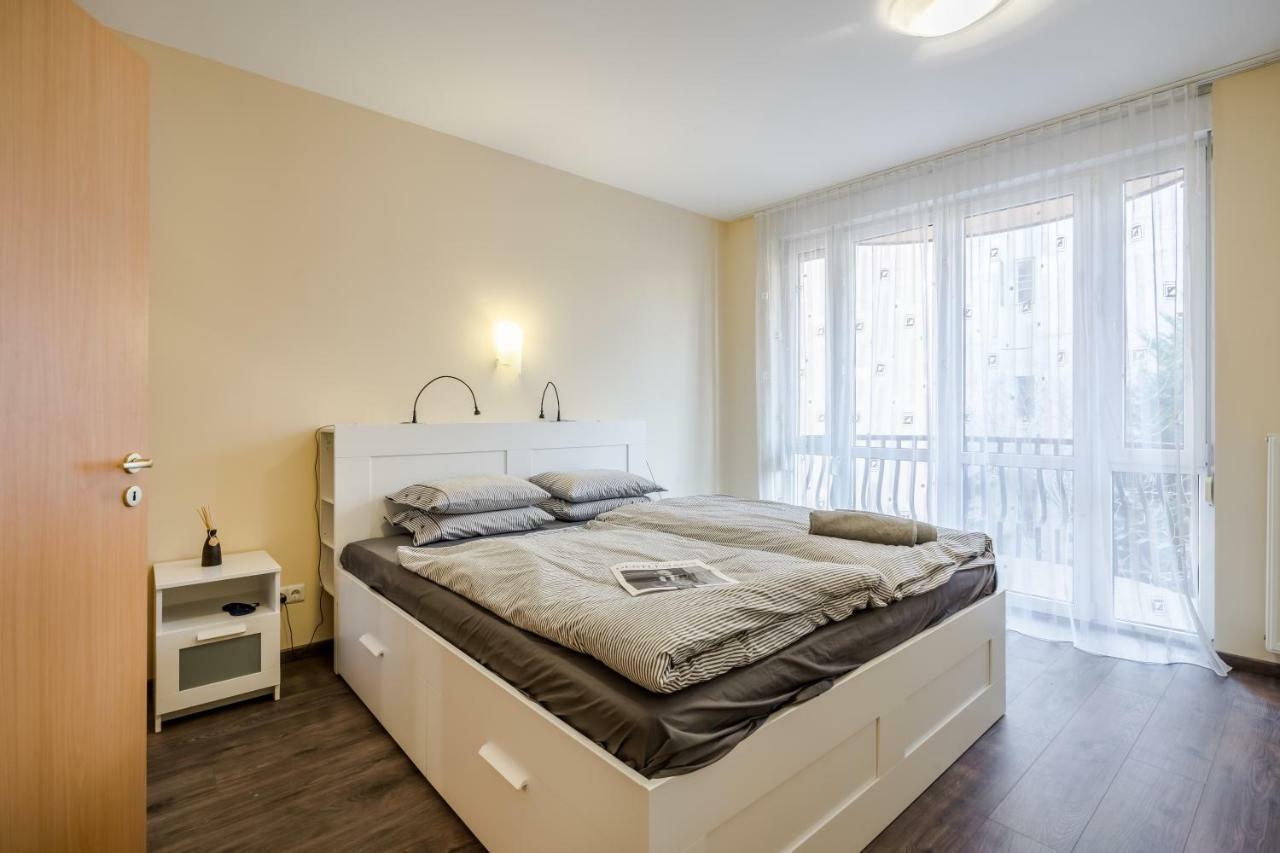 Bpr Vivid Downtown Vibe With Balcony Apartment Budapest Exterior photo